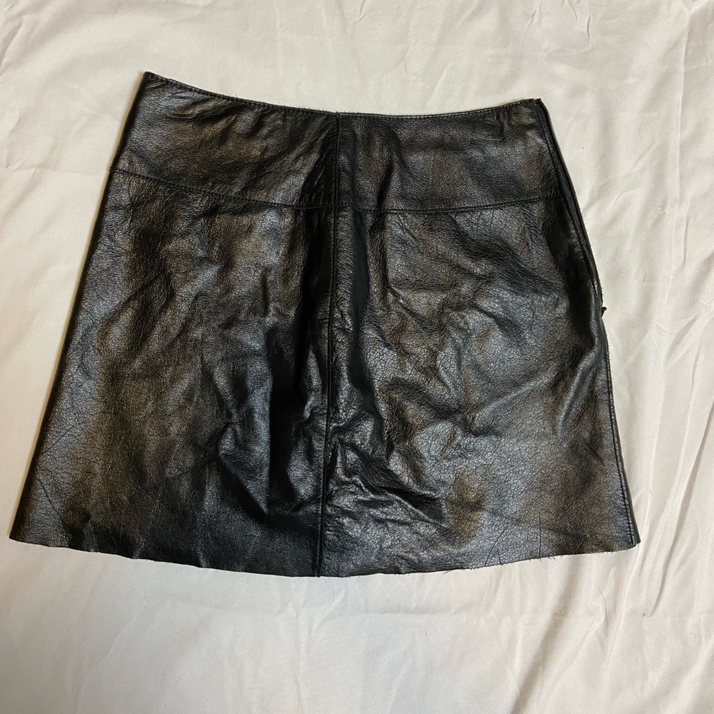 Vintage Wilson’s Leather Maxima genuine leather mini skirt. Great condition